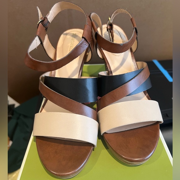 Naturalizer heels - Picture 3 of 11